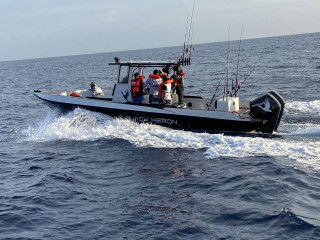 7 ދިވެހިންނާއިއެކު މަހަށް ފުރި \'ބްލެކް ހެރޮން\' ލޯންޗު ކަނޑުމަތީގައި