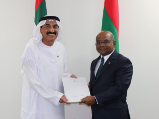 Ambassador of UAE to Maldives, Al Shamsi and Maldives FM Shahid exchanging agreements