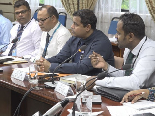 މިނިމަމް ވޭޖް ކަނޑައެޅުމާއި ބެހޭގޮތުން ބޭއްވި ކޮމިޓީ