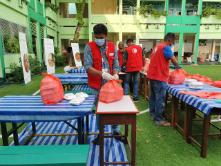 ދިވެހި ރެޑް ކްރެސެންޓްގެ ދަރުމަވެރިން މަސައްކަތުގައި ހަރަކާތްތެރިވަނީ