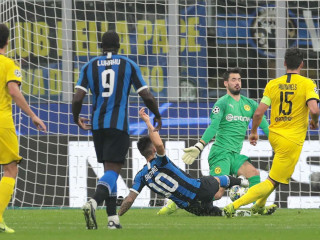 އިންޓަ މިލާން އަދި ޑޯޓްމަންޑް ބައްދަލުކުރި މެޗުގެ ތެރެއިން