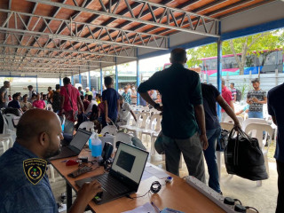 ރާއްޖޭގައި މަސައްކަތް ކުރާ ބިދޭސީންނަށް ހިންގި ޕްރޮގްރާމެއްގެ ތެރެއިން؛ ގިނަ މުވައްޒަފުން ގެންގުޅޭ ފަރާތްތައް އަމަލުކުރާނެ އުސޫލު ވަނީ ކަނޑައަޅާ އެއަށް އަމަލުކުރުމަށް އަންގާފައި