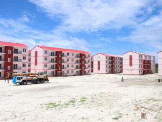 އަތޮޅުތެރޭގައި އިމާރަތްކޮށްފައިވާ ހައުސިންގ ޔުނިޓްތަކެއް