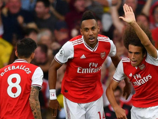 އާސެނަލް ކުޅުންތެރިން އުފާފާޅު ކުރަނީ