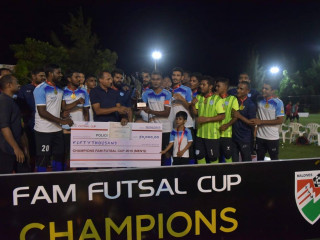 ފިރިހެން ބައިގެ ޗެމްޕިއަންކަން ހޯދި ޕޮލިސް ކްލަބް