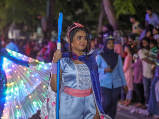 ފުޅަނދުބުރުގެ ހަރަކާތުގެ ތެރެއިން