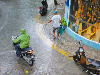 މާލެސިޓީއަށް ވާރޭވެހި ފެންބޮޑުވެފައި