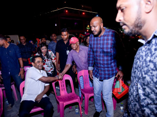 އިދިކޮޅަށް ގޮތް ހުސްވެ، ހާކަނޑުގައި ލަބަރި ތަޅަނީ