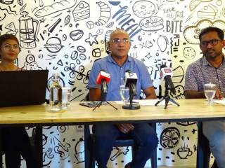 ރެމް އިން ބޭއްވި ޕްރެސްކޮންފަރެންސްގެ ތެރެއިން