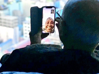 މިފަހަރު ރައީސް މައުމޫން އާއި މެޑަމް ނަސްރީނާ ގުޅުވައިދިނީ ވީޑިއޯ ކޯލަކުން