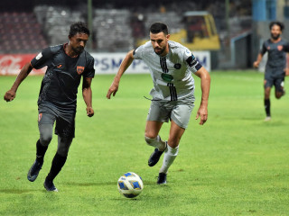 އީގަލްސް އާއި ސަސް ބައްދަލުކުރި މެޗުގެ ތެރެއިން: މި މެޗުން އީގަލްސް މޮޅުވީ 1-0 ން