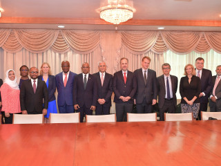 ތަރައްޤީގައި އިސްކަންދޭ ކަންކަމާ ގުޅޭ ގޮތުން ވާލްޑް ބޭންކްގެ އެގްޒެކްޓިވް ޑިރެކްޓަރުން މަޝްވަރާކުރައްވައިފި