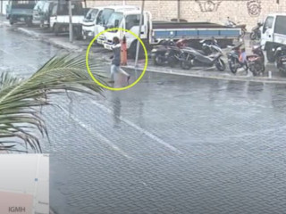 ސިދުރަތުﷲ ރަސްފަންނު މޫދާ ދިމާލަށް ދަނިކޮށް އާންމުކޮށްފައިވާ ސީސީޓީވީ ފޫޓެޖްގެ މަންޒަރެއް