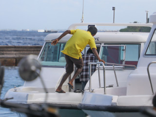 އައު އާންމު ހާލަތުގެ ދަށުން ހުއްދައެއް ނެތި ރަށްރަށުން މާލެއަށް އާދެވޭ