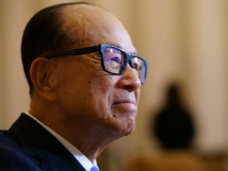 ހޮންގކޮންގގެ ބިލިއަނަރަކު ޗައިނާ ދަރިވަރުންތަކެއްގެ ކޮލެޖު ފީ ދައްކަން ނިންމައިފި