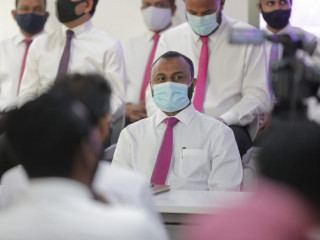 ބުރާސްފަތި ދުވަހު ޕީޕީއެމް އޮފީހުގައި ބޭއްވި ރަސްމިއްޔާތުގައި ޑރ.ޝަހީމް އަށް ވަނީ އެޑްވައިޒަރުގެ މަގާމު ދެއްވާފައި