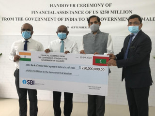 އިންޑިއާއިން ރާއްޖޭ ބަޖެޓް ސަޕޯޓުގެ ގޮތުގައި ދިން 250 މިލިއަން ޑޮލަރުގެ އެހީ އާ ހަވާލު ކުރުމުގެ ރަސްމިއްޔާތުގެ ތެރެއިން