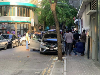 މަސްތުވާތަކެތި ކަމަށް ޝައްކު ކުރެވޭ އެއްޗެއްހުރި ކާރެއް ބަލާފާސްކުރަނީ