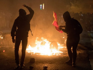 ކެޓަލޯނިއާގެ ލީޑަރުންނަށް ކުރި ހުކުމާއިއެކު ހިނގަމުންދާ ހަމަނުޖެހުންތަކުގައި 500،000 އަށް ވުރެ ގިނަ މީހުން!