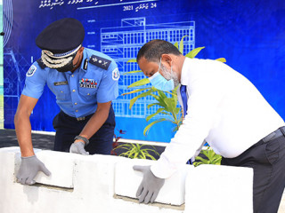 ދޫނިދޫގައި މަސައްކަތްކުރާ ފުލުހުންގެ އެކަމަޑޭޝަންގެ ބިންގާ އެޅުމުގެ ތެރެއިން