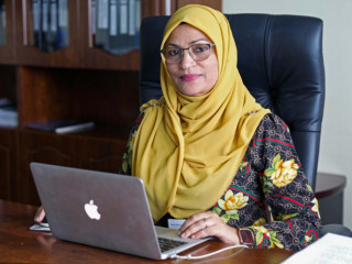 އައިޝަތު ޒާހިރާ: އެމްއެމްއޭގައި 31 އަހަރު ހިދްމަތްކުރައްވައި، ޑެޕިއުޓީ ގަވަރުނަރުގެ މަގާމުގައި 6 އަހަރުގެ ދެ ދައުރު ފުރިހަމަ ކުރައްވާފައިވޭ