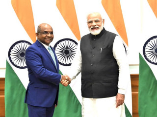 އިންޑިއާގެ ބޮޑު ވަޒީރު ނަރެންދްރަ މޯދީ އާއި ފޮރިން މިނިސްޓަރ އަބްދުﷲ ޝާހިދު