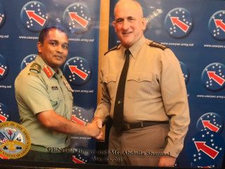Defence chief, Abdulla Shamaal with US Army Pacific Commander, General Robert B. Brown