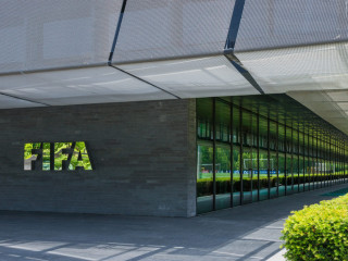 ލީގު ދިގުލައިގެންދާ މައްސަލައަށް ފީފާއިން ހައްލު ހޯދައިދެނީ