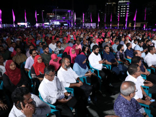 އިދިކޮޅުން، ކާނިވާ ސަރަހައްދުގައި ބޭއްވި ޖަލްސާއެއްގެ ތެރެއިން