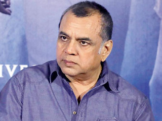 ފަރްހާން އަހްތަރުގެ ތޫފާނާ ޕަރޭޝް ރާވަލް ގުޅިއްޖެ