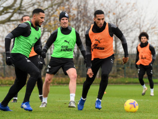 ނިއުކާސަލުގެ ކުޅުންތެރިން މީގެ ކުރިން ކުރިއަށްގެންދިޔަ ތަމްރީނުތަކުގެ ތެރެއިން