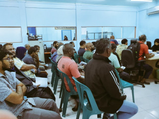 ދަތުރުވެރިންގެ މާރުކޭޓްގެ ގޮޅިތަކަށް ކުރިމަތިލުމަށް އާންމު ކިއޫގައި