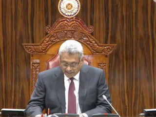 ސްރީލަންކާގެ ރައީސް ގޮތަބާޔާ ރާޖަޕަކްސަ ޕާލަމަންޓްގައި ވާހަކަދައްކަވަނީ