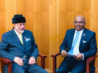(File photo) Foreign Minister of Oman, Yousuf bin Alawi bin Abdallah and Maldives Foreign Minister Abdulla Shahid