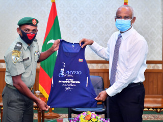 ނަޞްރުﷲ އަޙްމަދުގެ 60 ވަނަ މެރެތަންގެ މެޑެއްޔާއި ޖާޒީ ރައީސް ޞާލިޙަށް އަރުވަނިކޮށް