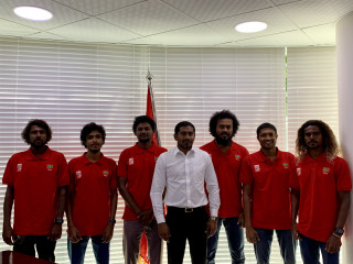 މަހްލޫފް ރާޅާ އެޅުންތެރިންނާއި ބައްދަލު ކުރެއްވި