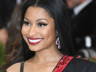 އާއިލާއަށް ވަގުތުދޭންވެގެން ނިކީ މިނާޖް މިއުޒިކް އިންޑަސްޓްރީއާ ދުރަށް