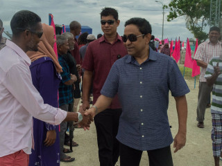 ރައީސް ޔާމީނަށް ދިއްފުއްޓަށް ވަޑައިގެންނެވުމުން މަރުހަބާ ދަންނަވަނީ