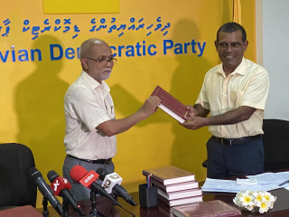 ސަހީހް މުސްލިމްގެ ތަރުޖަމާގެ، ރައީސް ނަޝީދު ނެރެދެއްވަނީ