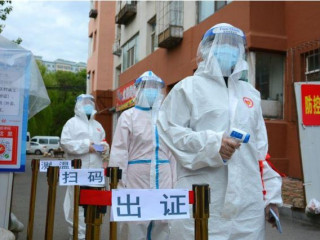 ޗައިނާގެ ޖިލިން ޕްރޮވިންސްގައި ވޮލަންޓިއަރުން ތަކެއް ހުން ބެލުމުގެ މަސައްކަތްކުރަނީ