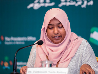 ނޫސްވެރިންގެ ބައްދަލުވުމުގައި އެޗްއީއޯސީގެ ތަރުޖަމާނު ޑރ. ނަޒްލާ ރަފީގު ވާހަކަދައްކަވަނީ