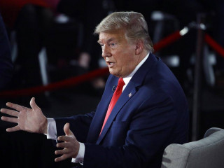 އެމެރިކާގެ ރައީސް ޑޮނާލްޑް ޓްރަމްޕް