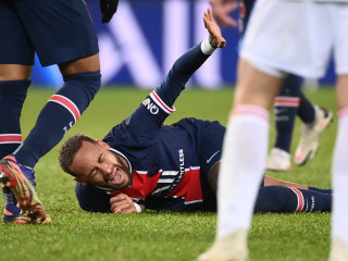 ޕީއެސްޖީ އާއި ލިޔޯން ބައްދަލުކުރި މެޗުގައި ނޭމާއަށް އަނިޔާވެފައި ވަނިކޮށް