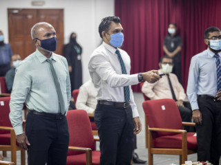 ކީރިތި ޤުރްއާން ބަލައިގެން ކިޔެވުމުގެ ވަރޗުއަލް ޤައުމީ މުބާރާތް 2020 ނައިބު ރައީސް ފައިސަލް ނަސީމް ފައްޓަވައިދެއްވަނީ، އަރިހުގައި އިސްލާމިކް މިނިސްޓަރ ޑރ. އަހުމަދު ޒާހިރު އަލީ