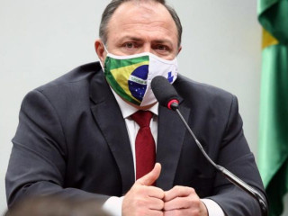 ބްރެޒިލްގެ ހެލްތު މިނިސްޓަރ އެޑުއާޑޯ ޕަޒުއެލޯ