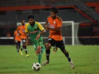 މިދިޔަ ސީޒަނުގައި މާޒިޔާ އާއި އީގަލްސް ބައްދަލުކުރި މެޗެއްގެ ތެރެއިން