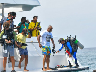 ކަނޑުގެ މާހައުލާއި މަސްމަހާއި މެހީގެ ދިރާސާގެ ހަރަކާތުގައި ރައީސުލްޖުމްހޫރިއްޔާ އިބްރާހީމް މުހައްމަދު ސޯލިހް އަދި ރައްޔިތުންގެ މަޖިލީހުގެ ރައީސް، ރައީސް މުހައްމަދު ނަޝީދު ބައިވެރިވެވަޑިއިގަންނަވަނީ