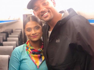 ވިލް ސްމިތް ކެބިން ކްރޫ އަކާއިއެކު ރާއްޖޭގައި ނަގާފައިވާ ފޮޓޯއެއް