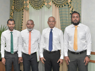ކަނޑުހުޅުދޫ ކައުންސިލަރުންނާއި ރައީސް ބައްދަލުކުރައްވަނީ