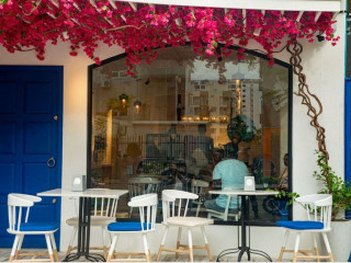 ކެއިންބުއިމުގެ ޚިދުމަތްދޭ ތަންތަނުގެ ވިޔަފާރިއަށް ސިއްހީ ކުއްލި ނުރައްކަލުގެ ހާލަތުގައި އަޅާފައިވާ ފިޔަވަޅުތަކުގެ ސަބަބުން ދަނީ ގެއްލުން ވަމުން